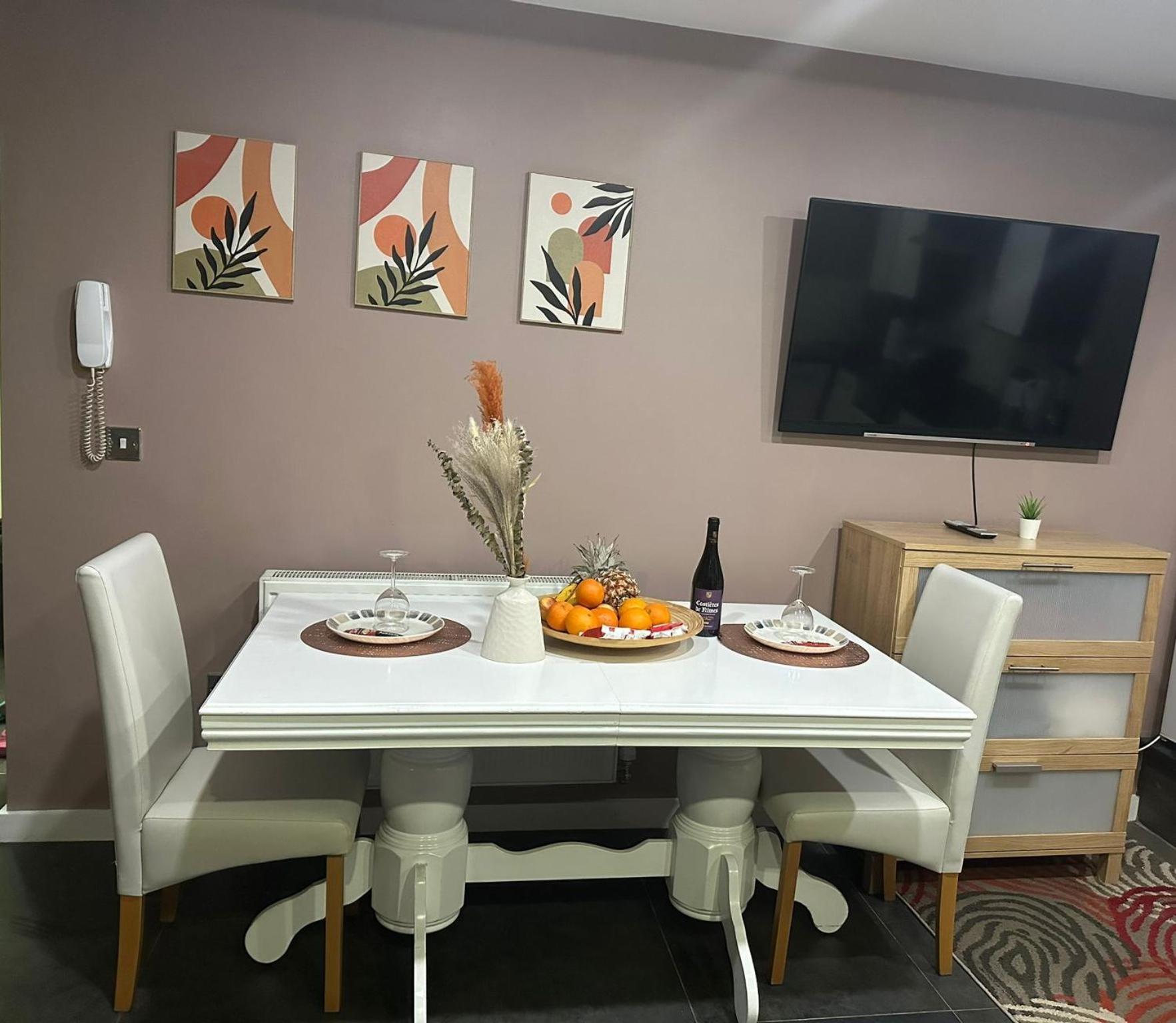1 Bedroom Apartment With Hot Tub In Cardiff Esterno foto